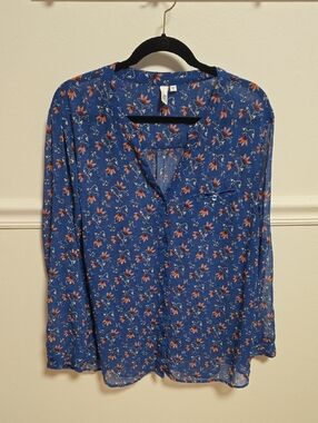 Kut from the Kloth Royal Blue Floral Button-Up Blouse